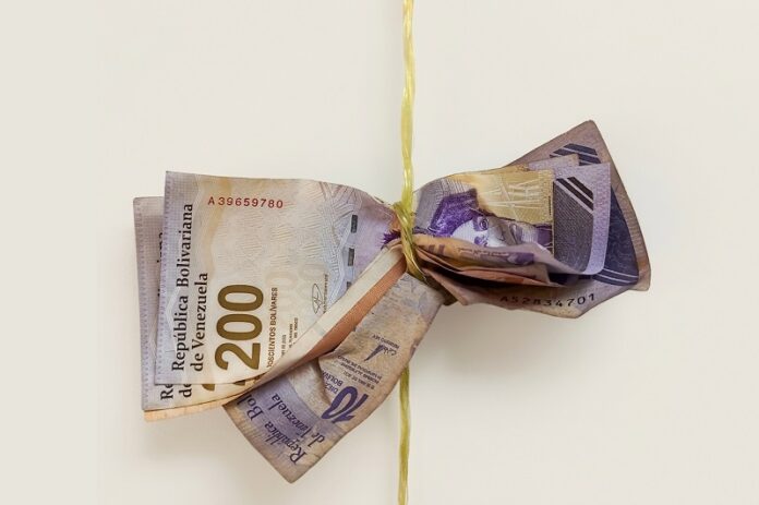 1236-b-Billetes ahorcados 800x533